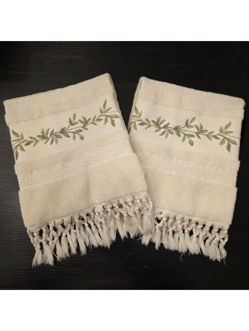 Ralph Lauren Home Embroidered Sage Green Vine Hand Towels 2 Pc Tassel Fringe EUC